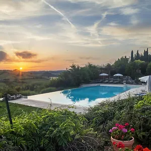 https://hotel-toscana-laticastelli.it-tuscanyhotel.com