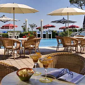 https://ruhl-beach-hotel-suites.hotelslidodijesolo.com